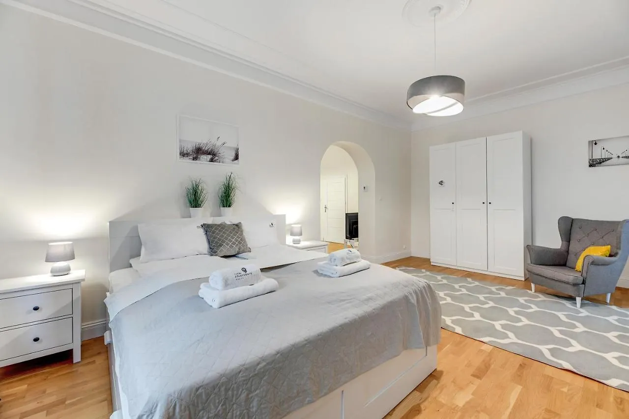 Lion Apartments - Palermo Spacious Family Apartment 3 Min Walk From The Beach Sopoty 0*,