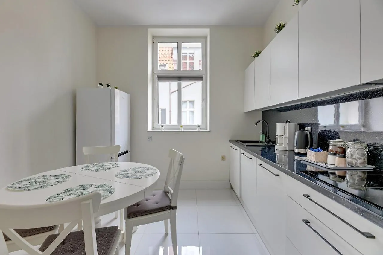 Lion Apartments - Palermo Spacious Family Apartment 3 Min Walk From The Beach Sopot 0*,  Poland