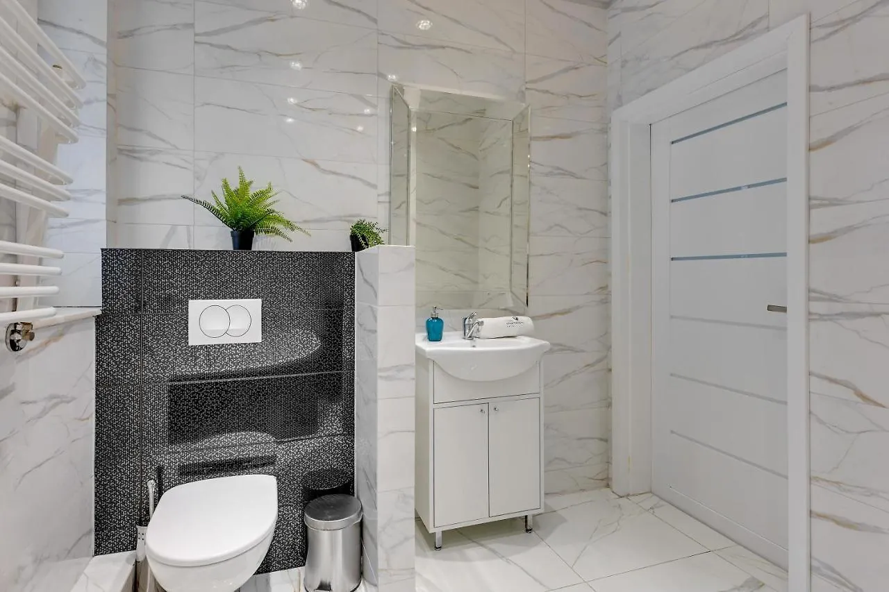 Lion Apartments - Palermo Spacious Family Apartment 3 Min Walk From The Beach Sopot