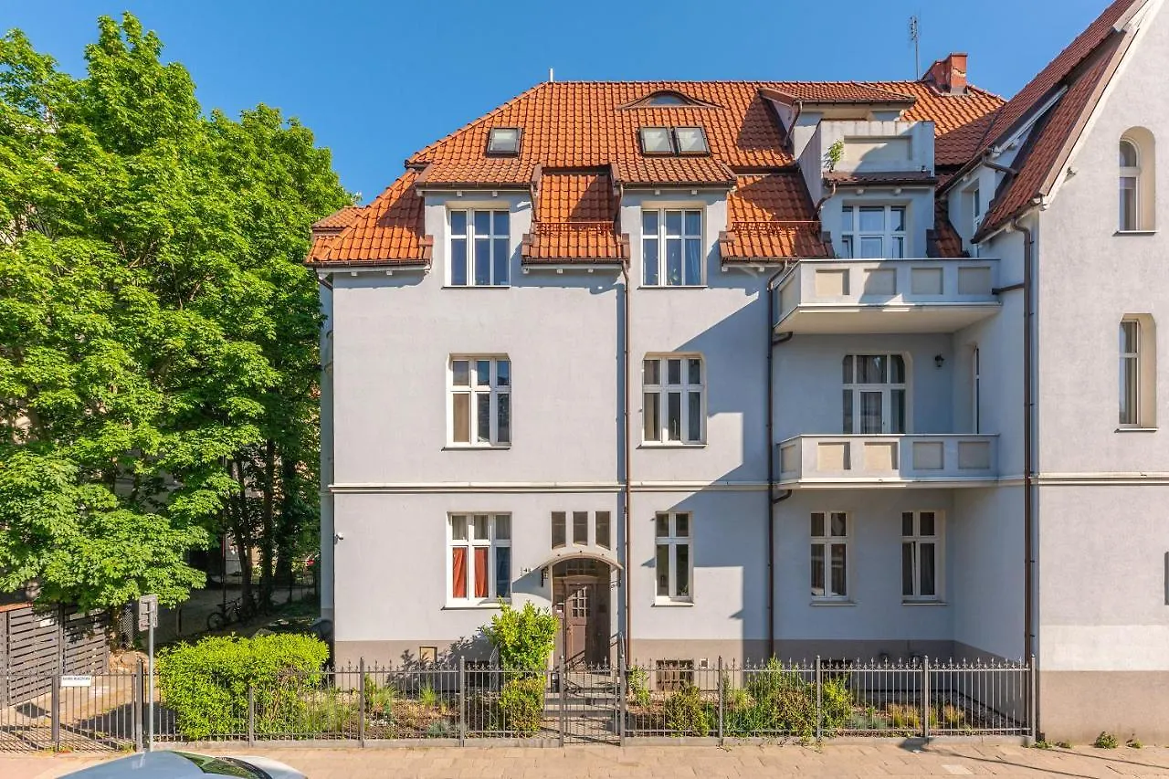 Lion Apartments - Palermo Spacious Family Apartment 3 Min Walk From The Beach Sopot